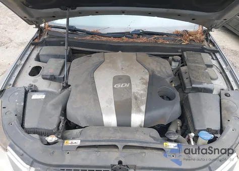 2013 Hyundai Genesis 3.8 z USA, uszkodzony, nr VIN KMHGC4DD4DU242214